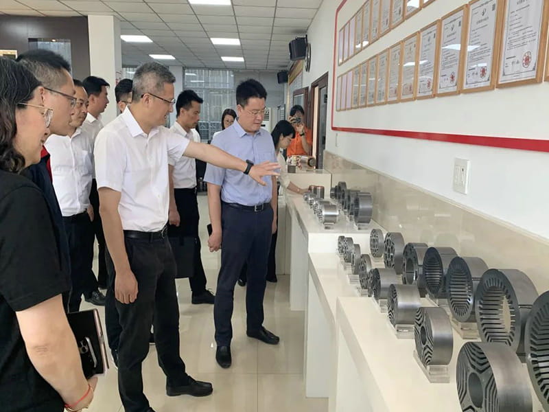 O secretário Xu Jianyi foi à cidade de Changle para realizar atividades de serviços corporativos e visitou Zhejiang Jufeng Co., Ltd.